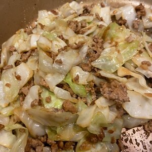 ご飯がすすむ☆挽き肉とキャベツの甘味噌炒め